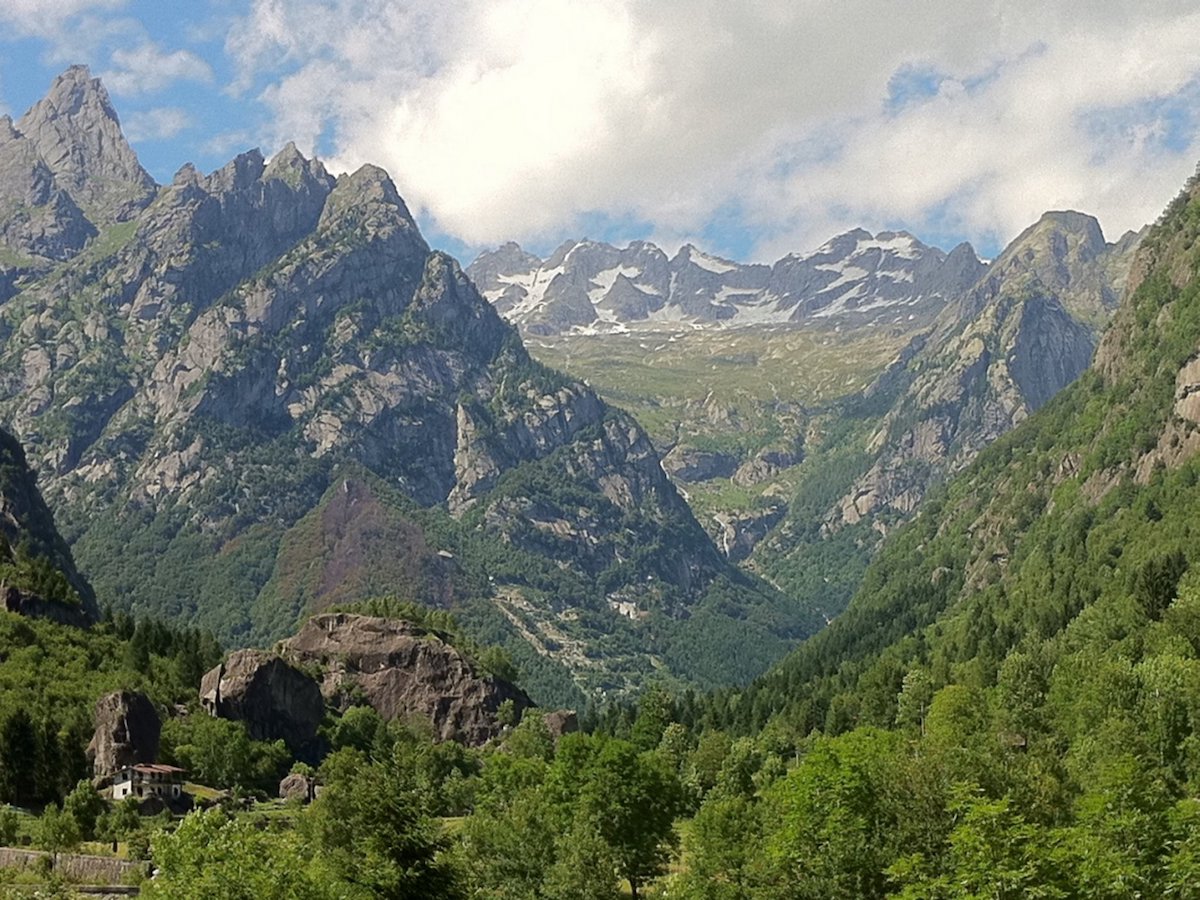 Bouldering sul SASSO REMENNO in Val Masino